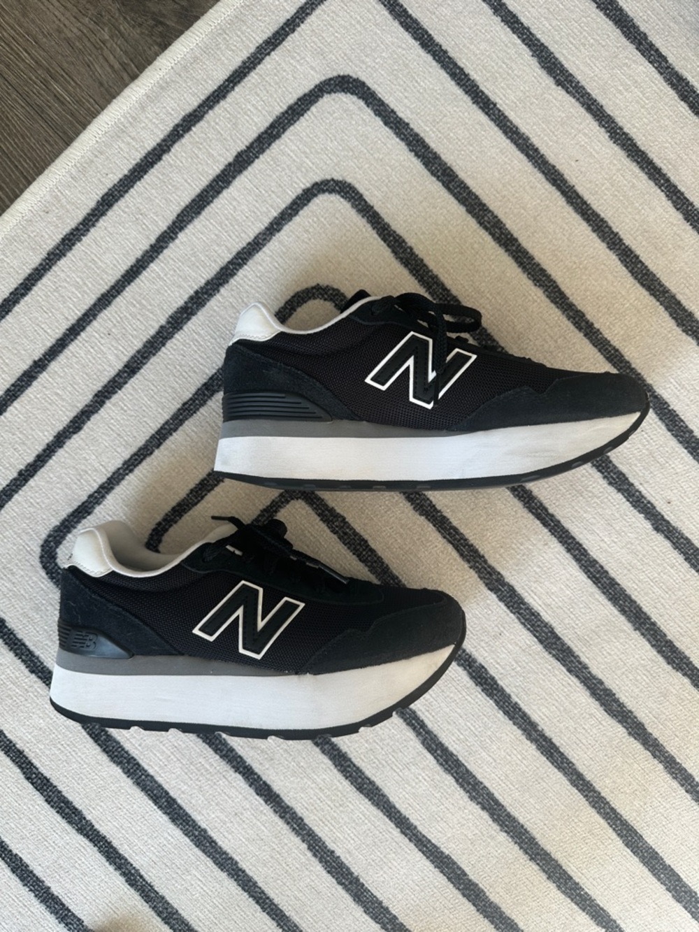 New Balance Platform Sneakers size 7.5